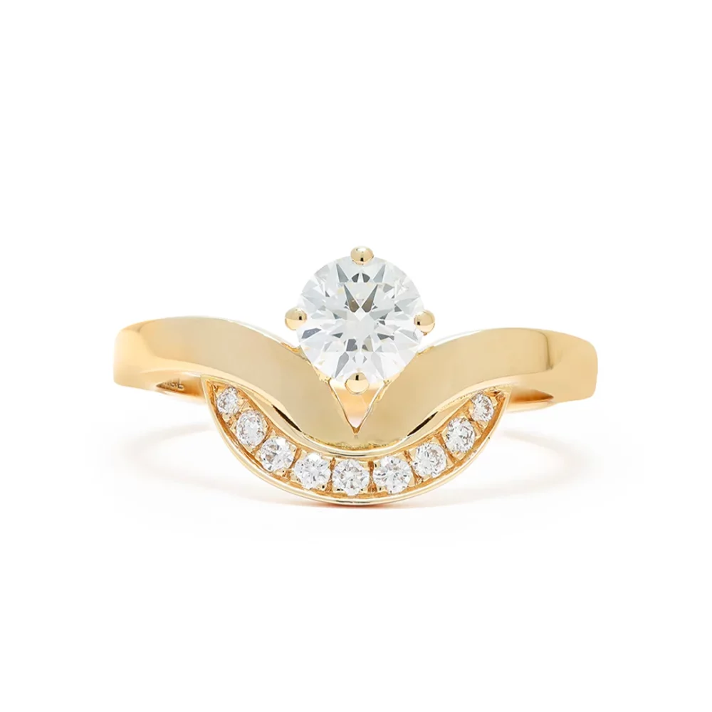 Ring Emblème semi pavée Round Brilliant - 18k yellow gold lab grown diamond loyale paris 1